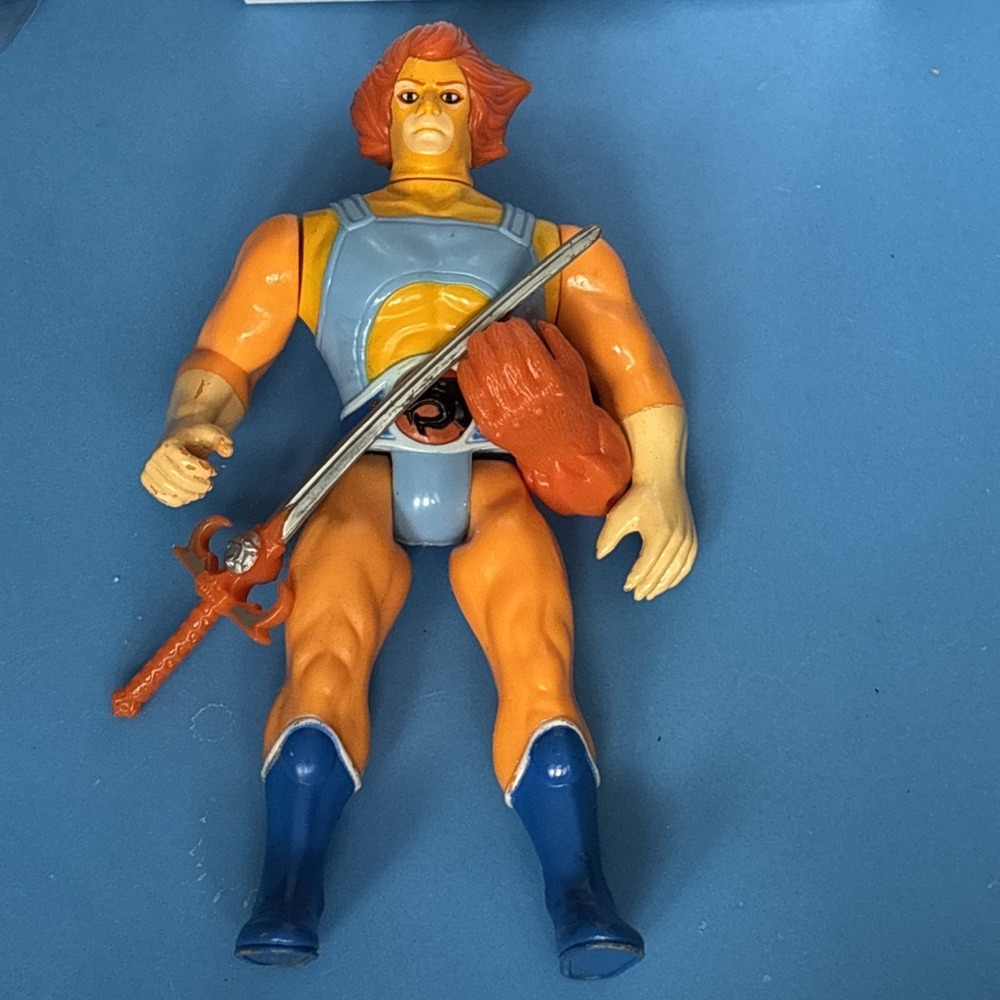 Vintage 1985 LJN Thundercats Lion-O with Working. Action Arm Weapon And Glove